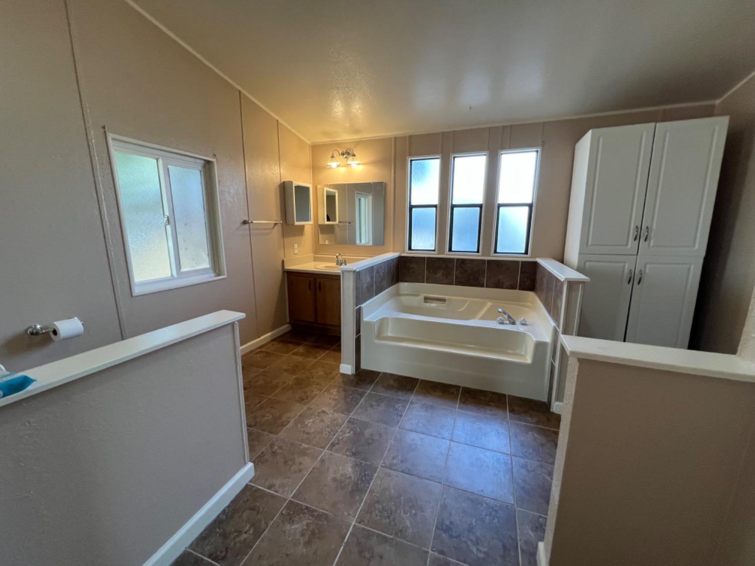 Detail Gallery Image 11 of 21 For 12344 26 Mile Rd 39, Oakdale,  CA 95361 - 3 Beds | 2 Baths