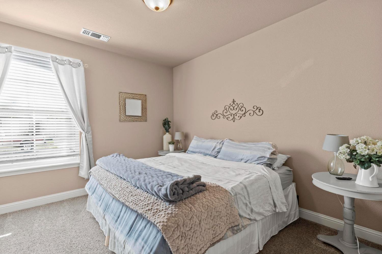 Detail Gallery Image 16 of 38 For 2190 Ne Newcastle Dr, Yuba City,  CA 95991 - 4 Beds | 2/1 Baths