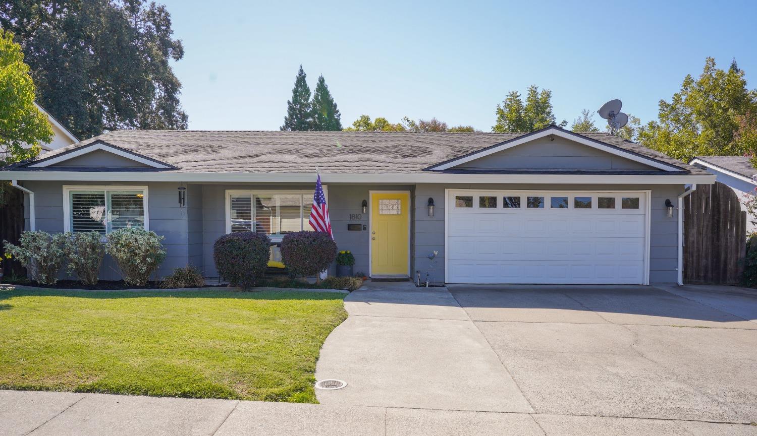 Detail Gallery Image 1 of 1 For 1810 Edgemont Way, Roseville,  CA 95661 - 3 Beds | 2 Baths