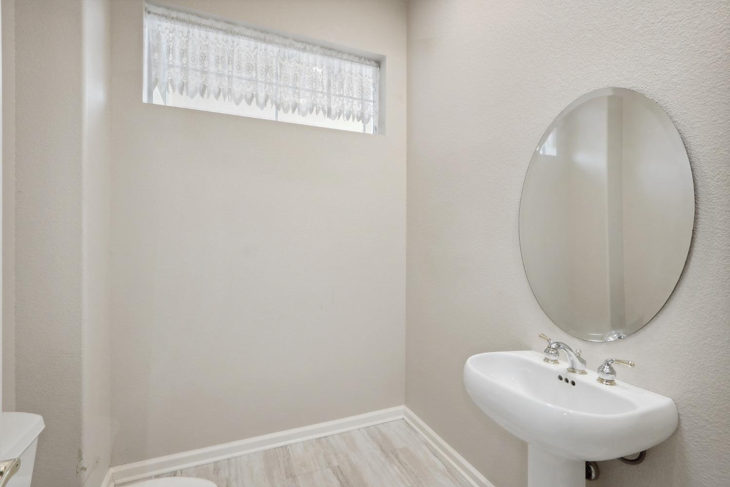 Detail Gallery Image 47 of 60 For 7125 Kingbird Ln, Roseville,  CA 95747 - 3 Beds | 2/1 Baths