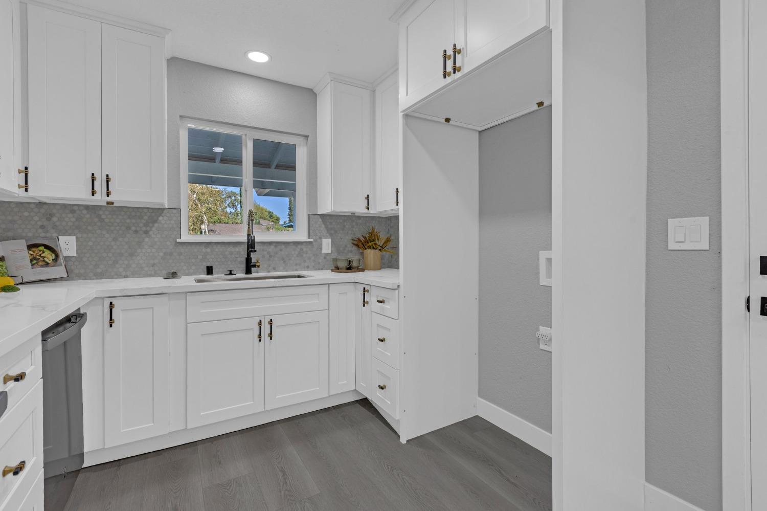 Detail Gallery Image 34 of 39 For 5156 Moddison Ave, Sacramento,  CA 95819 - 3 Beds | 1 Baths