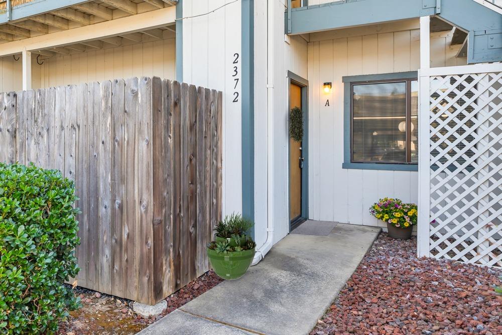 Detail Gallery Image 31 of 34 For 2372 Alta Garden Ln a,  Sacramento,  CA 95825 - 2 Beds | 2 Baths