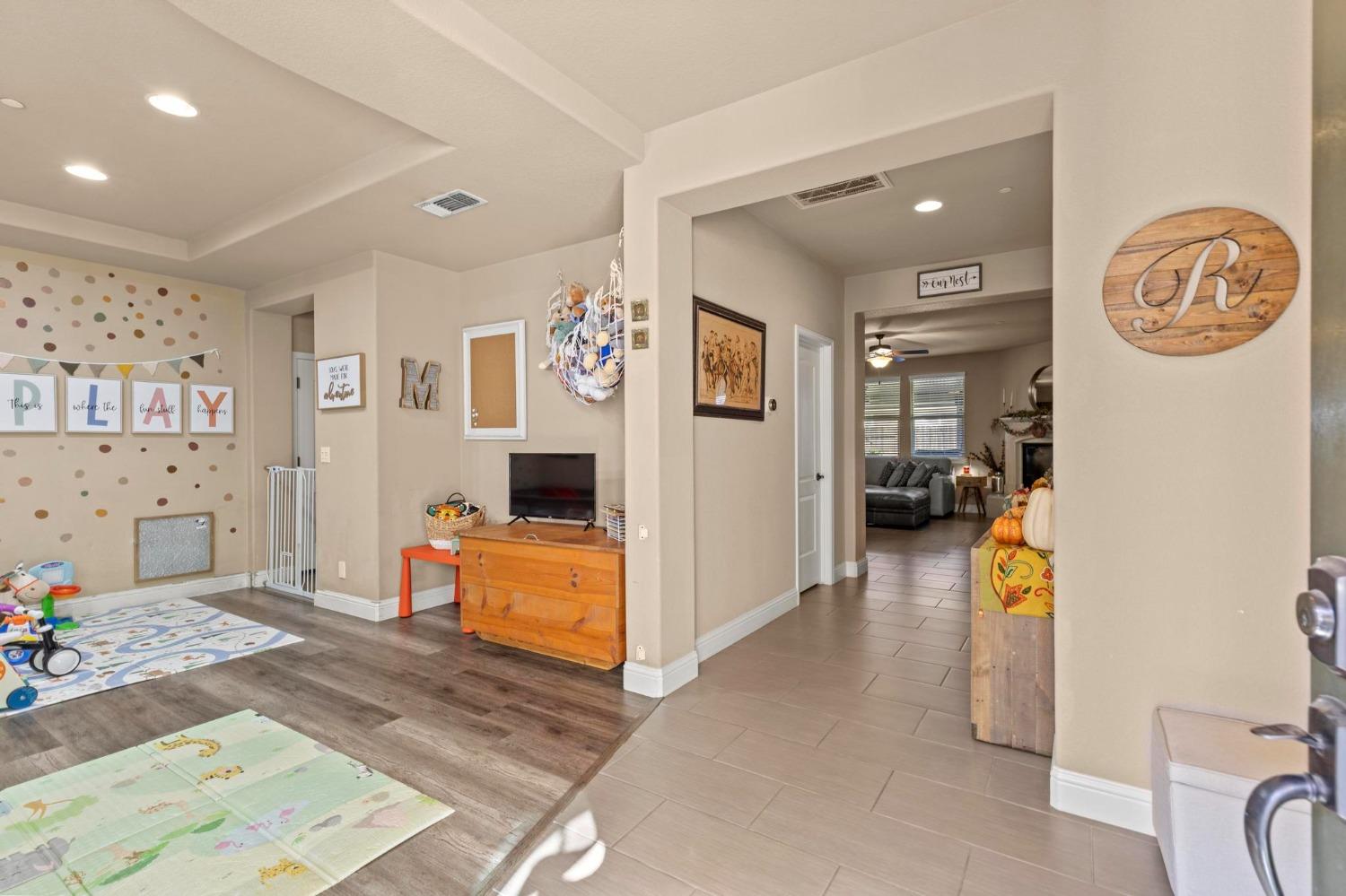 Detail Gallery Image 9 of 38 For 2190 Ne Newcastle Dr, Yuba City,  CA 95991 - 4 Beds | 2/1 Baths