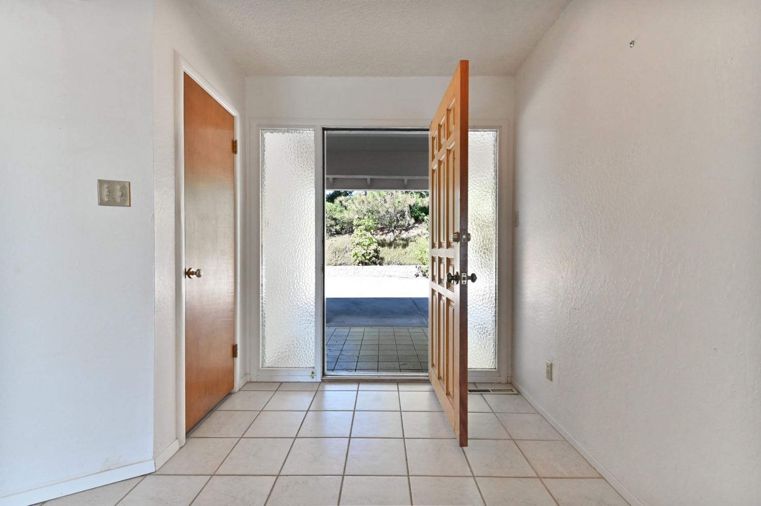 Detail Gallery Image 5 of 60 For 10162 Amador St, Jackson,  CA 95642 - 3 Beds | 2 Baths