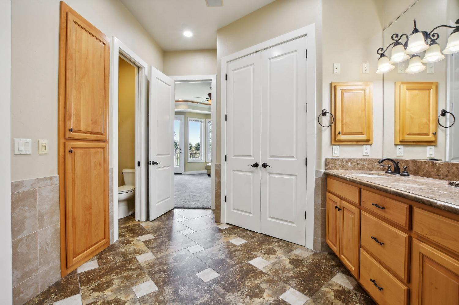 Detail Gallery Image 29 of 73 For 7027 Garden Hwy, Sacramento,  CA 95837 - 4 Beds | 3/1 Baths