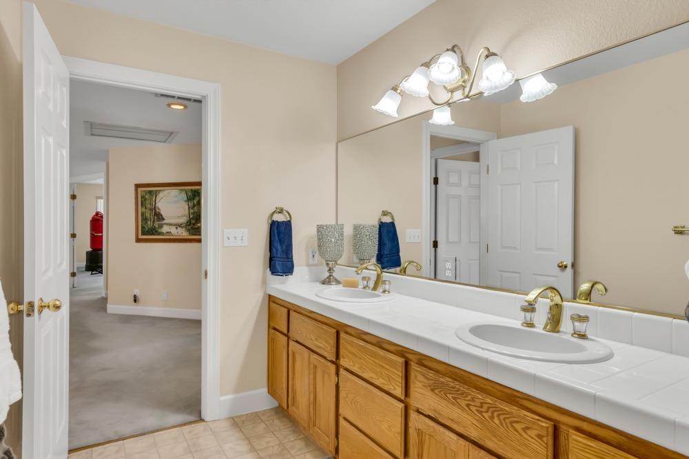 Detail Gallery Image 57 of 97 For 9167 Silverbrook Ln, Orangevale,  CA 95662 - 4 Beds | 4 Baths