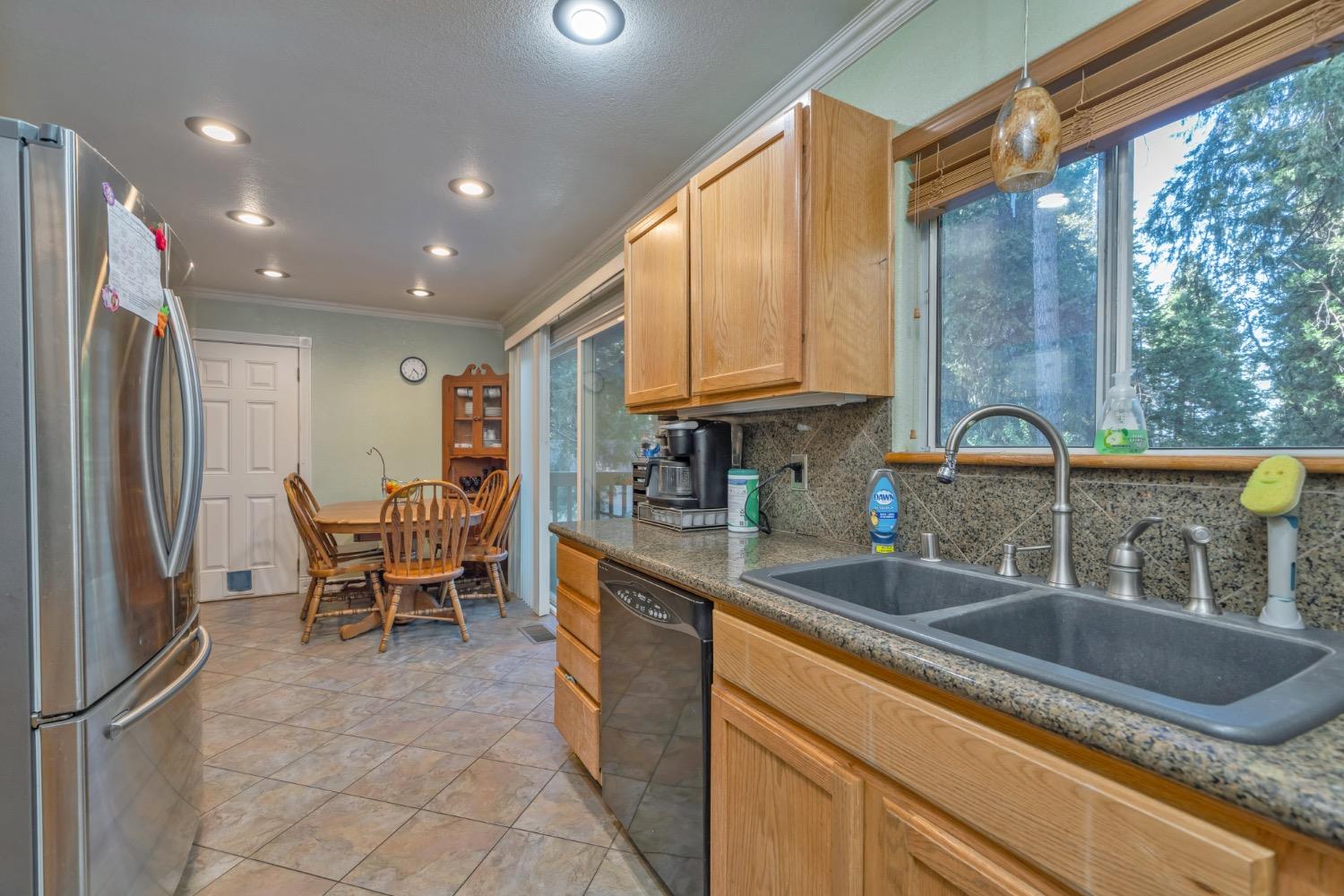 Detail Gallery Image 12 of 31 For 5045 Cedar Dr, Camino,  CA 95709 - 3 Beds | 2 Baths