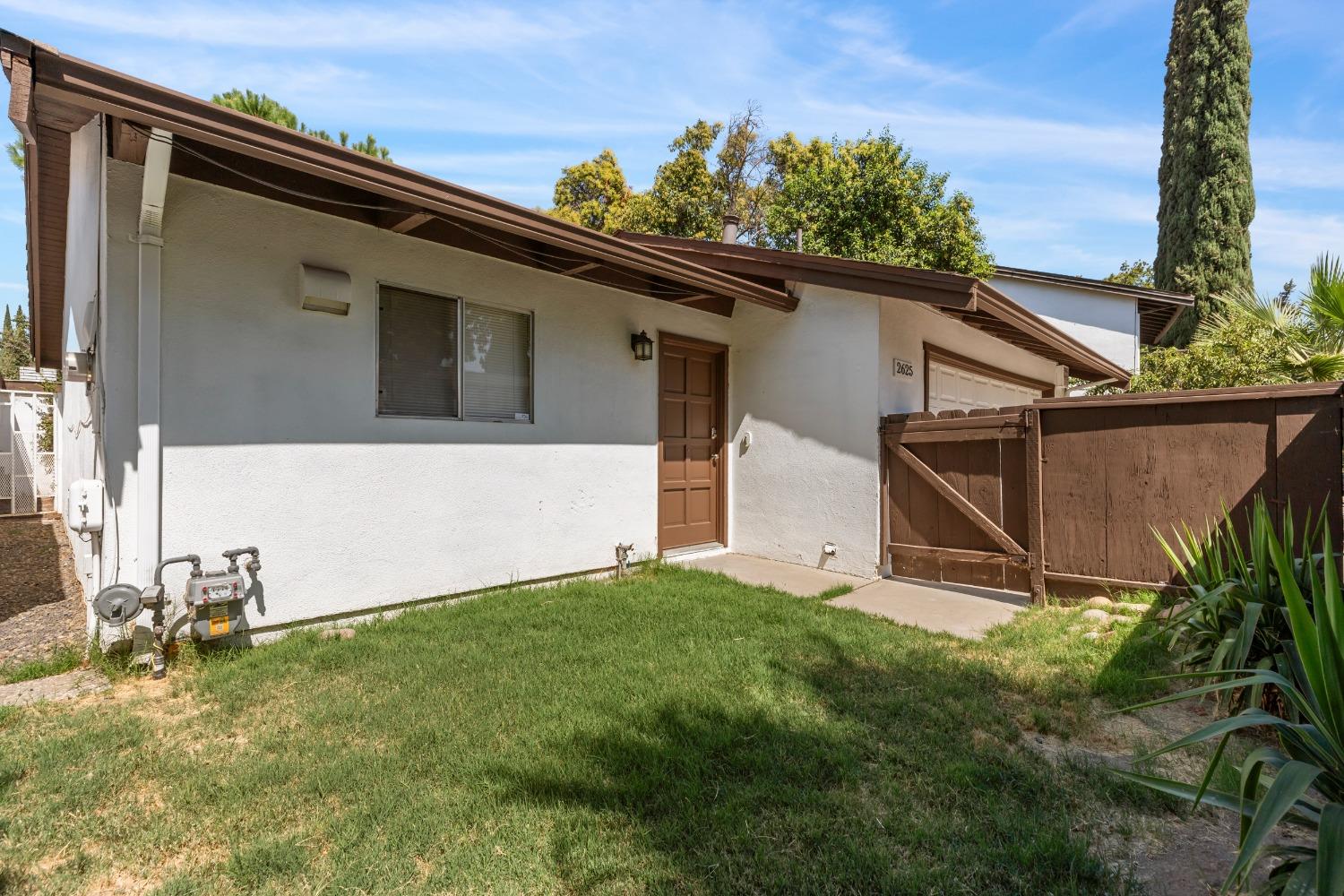 Detail Gallery Image 4 of 36 For 2625 El Goya Dr, Modesto,  CA 95354 - 2 Beds | 2 Baths