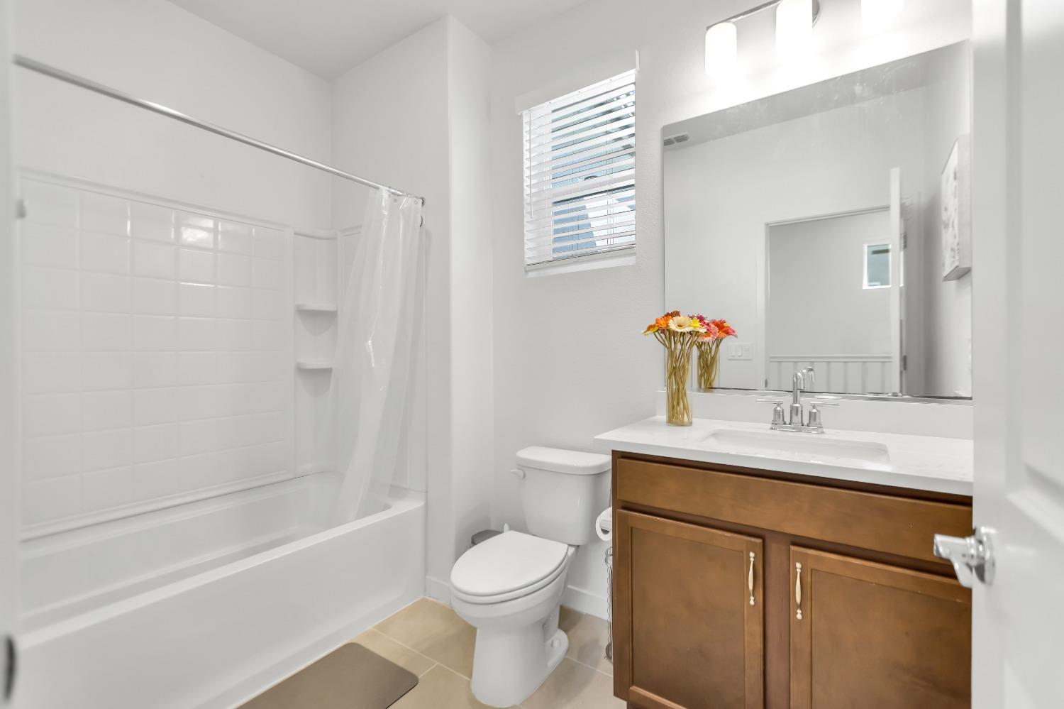 Detail Gallery Image 16 of 62 For 2897 Wheat Grass St, Sacramento,  CA 95833 - 3 Beds | 2/1 Baths