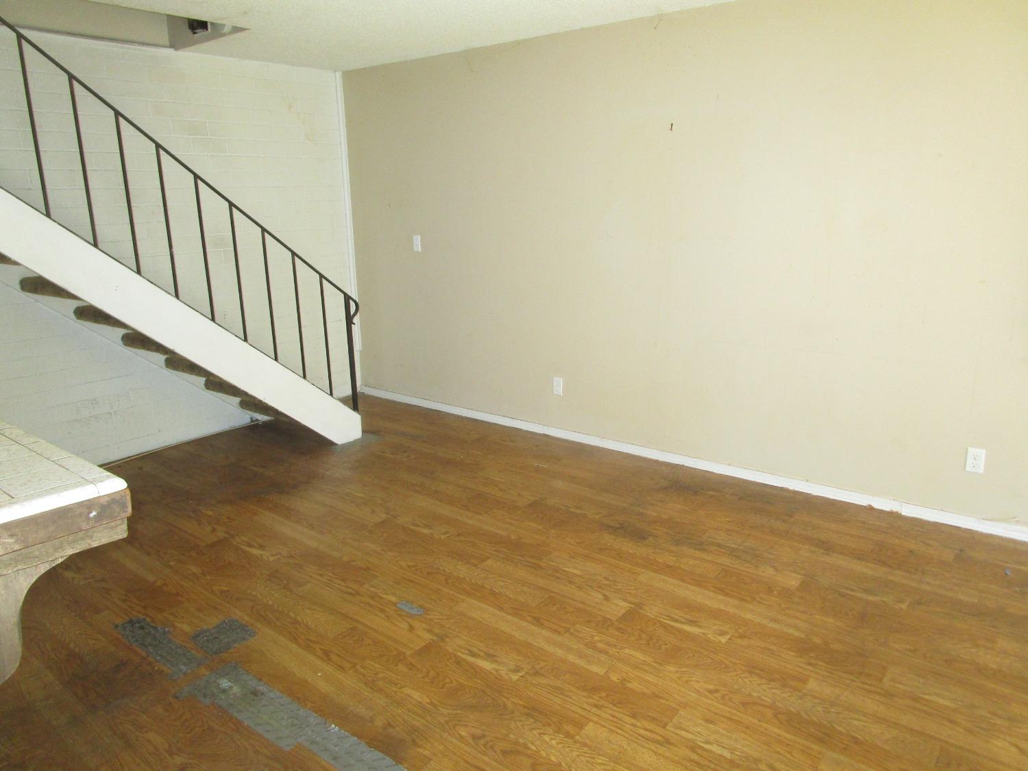 Photo #2: 224110270 Listing 