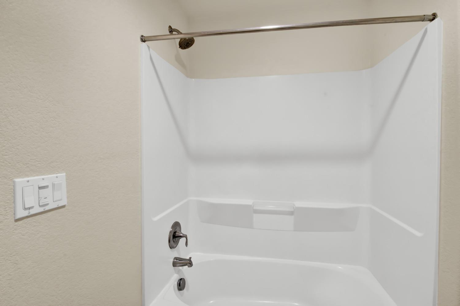 Detail Gallery Image 30 of 43 For 555 Clydesdale Dr #54,  Oakdale,  CA 95361 - 3 Beds | 2/1 Baths