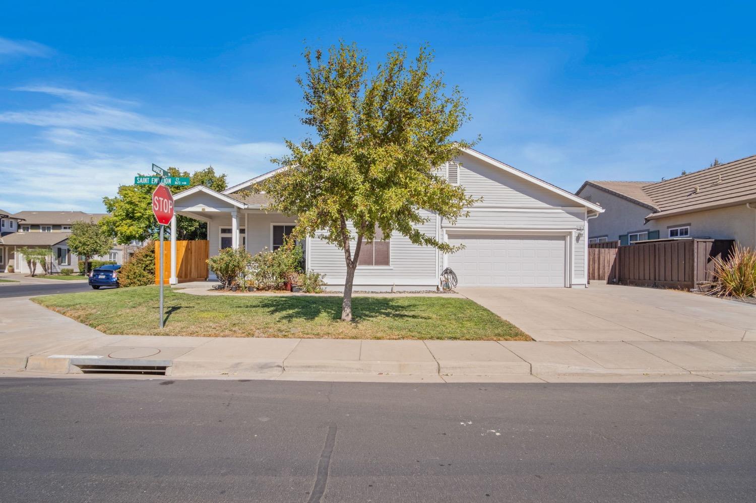 Detail Gallery Image 1 of 40 For 1673 Saint Emillion Ct, Tracy,  CA 95304 - 5 Beds | 3 Baths