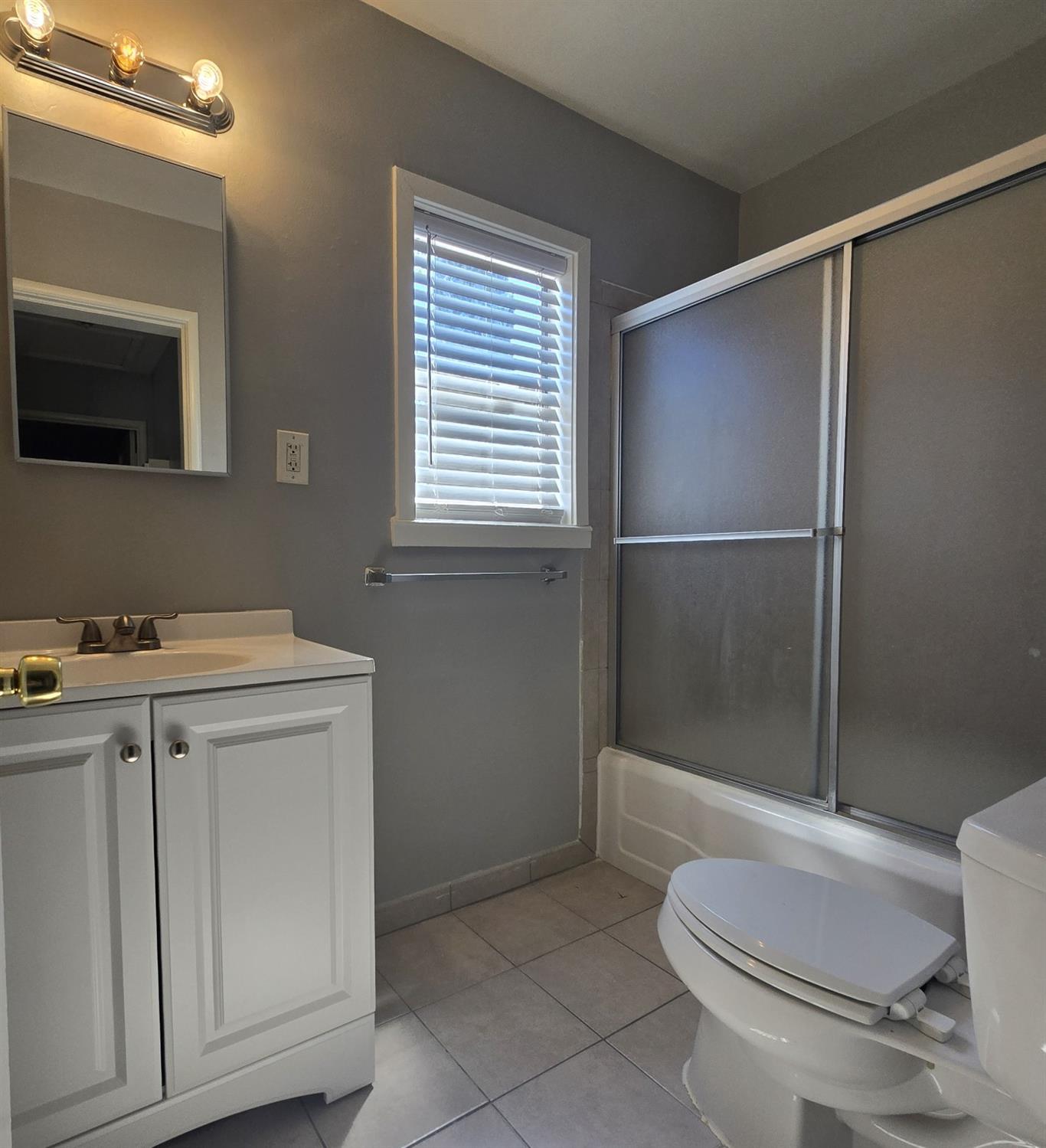 Detail Gallery Image 16 of 19 For 1637 Julian St, Stockton,  CA 95206 - 3 Beds | 1 Baths