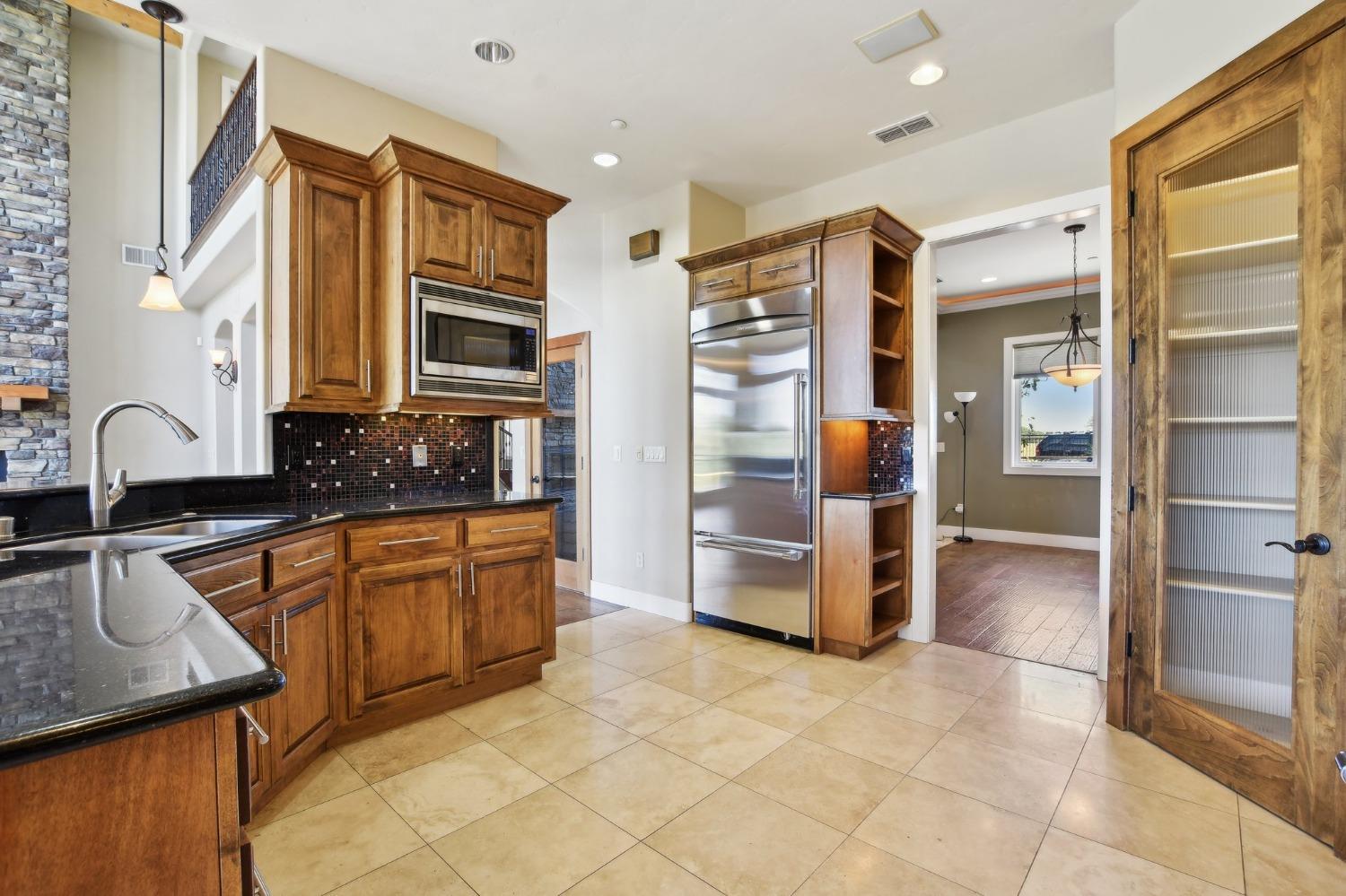 Detail Gallery Image 15 of 73 For 7027 Garden Hwy, Sacramento,  CA 95837 - 4 Beds | 3/1 Baths