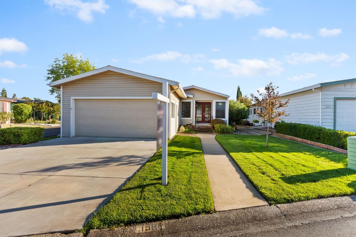 Detail Gallery Image 4 of 33 For 158 Kaseberg Drive, Roseville,  CA 95678 - 2 Beds | 2 Baths