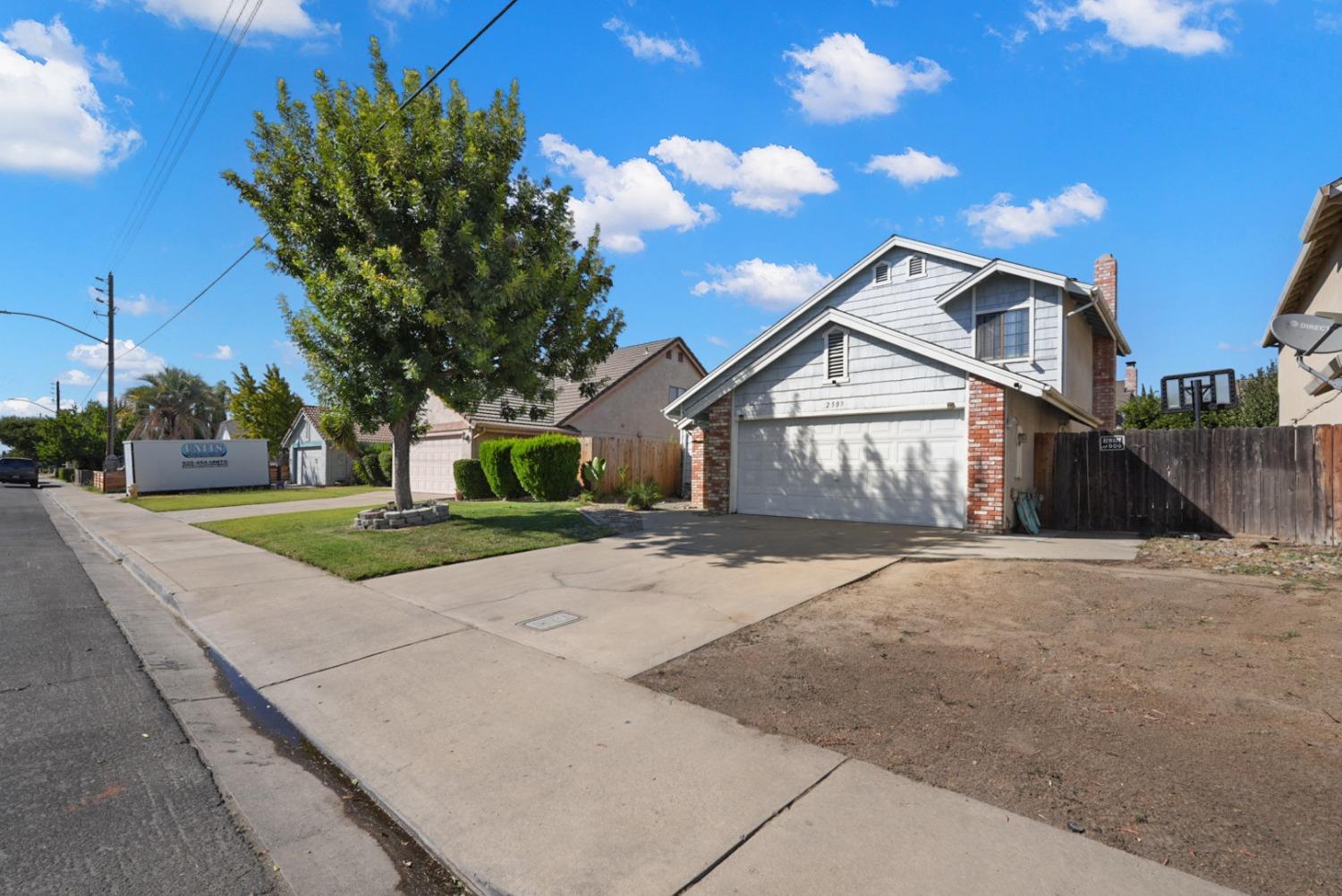 Detail Gallery Image 2 of 31 For 2509 Merle Ave, Modesto,  CA 95355 - 3 Beds | 2/1 Baths