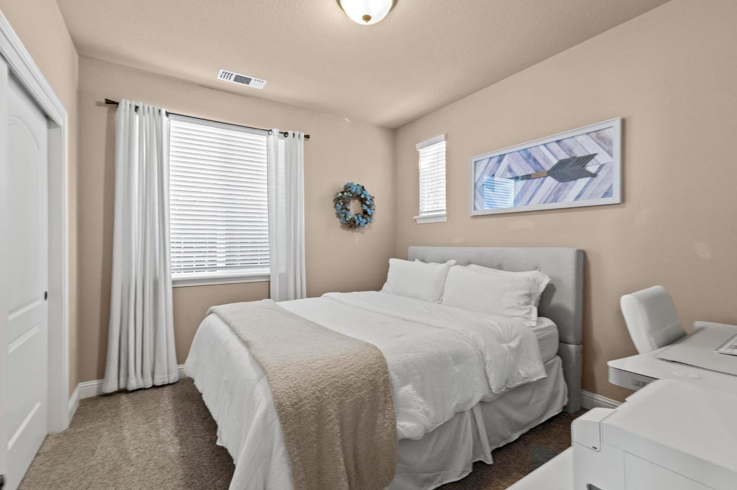 Detail Gallery Image 15 of 38 For 2190 Ne Newcastle Dr, Yuba City,  CA 95991 - 4 Beds | 2/1 Baths