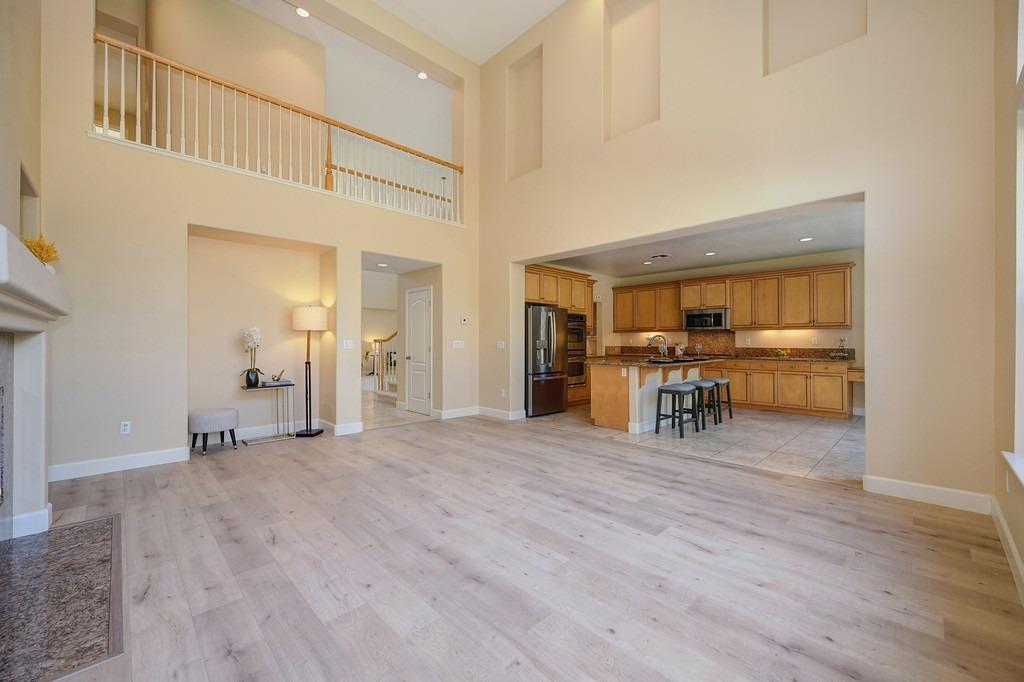 Detail Gallery Image 11 of 63 For 4071 Borders Dr, El Dorado Hills,  CA 95762 - 4 Beds | 2/1 Baths