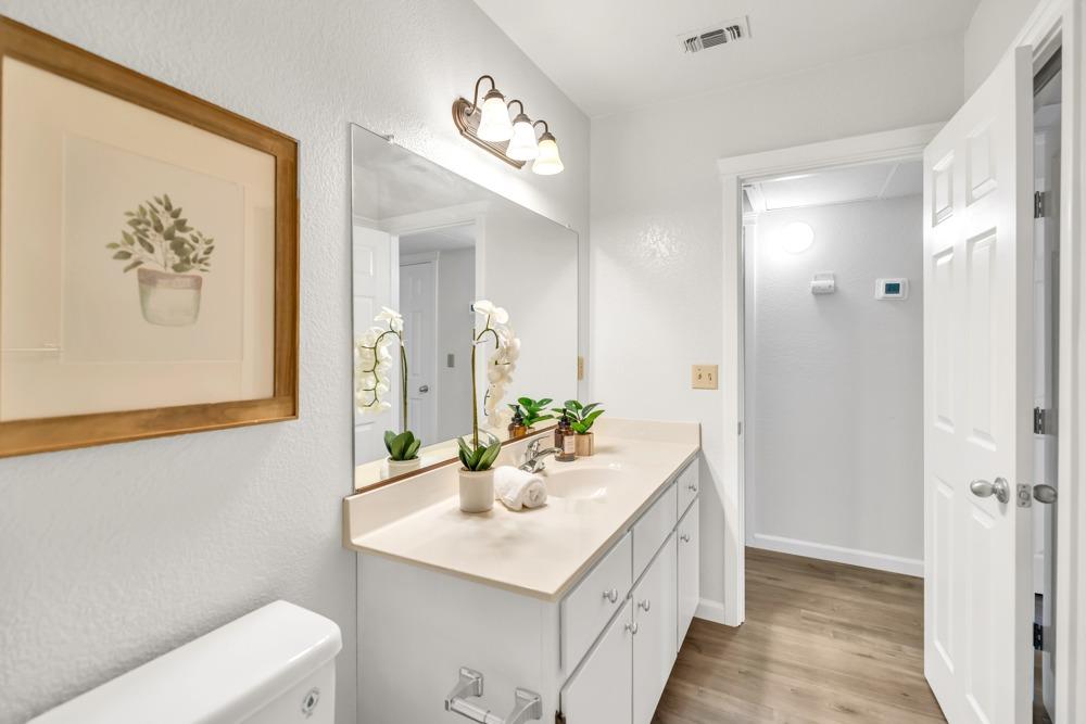 Detail Gallery Image 19 of 34 For 2372 Alta Garden Ln a,  Sacramento,  CA 95825 - 2 Beds | 2 Baths