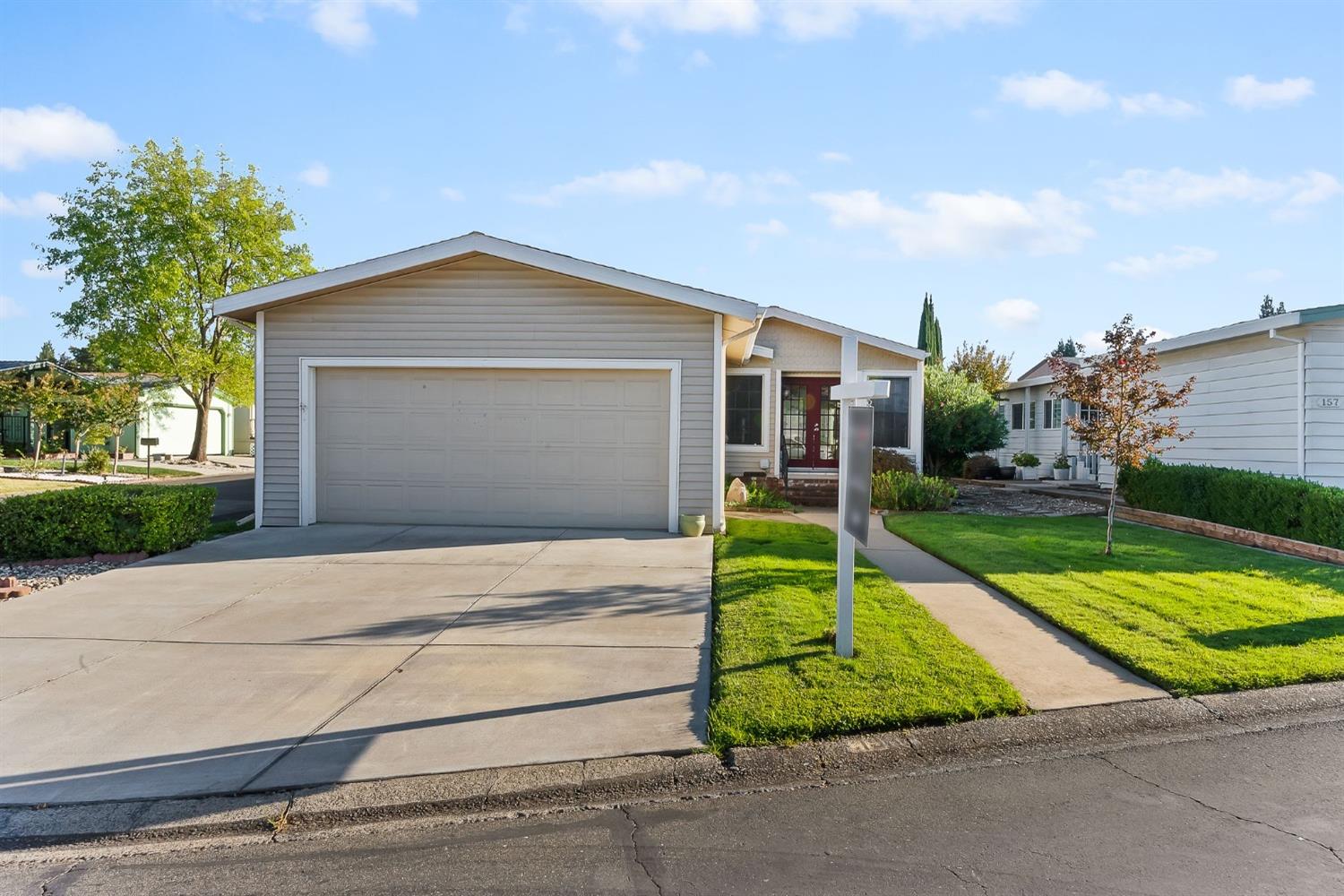 Detail Gallery Image 3 of 33 For 158 Kaseberg Drive, Roseville,  CA 95678 - 2 Beds | 2 Baths