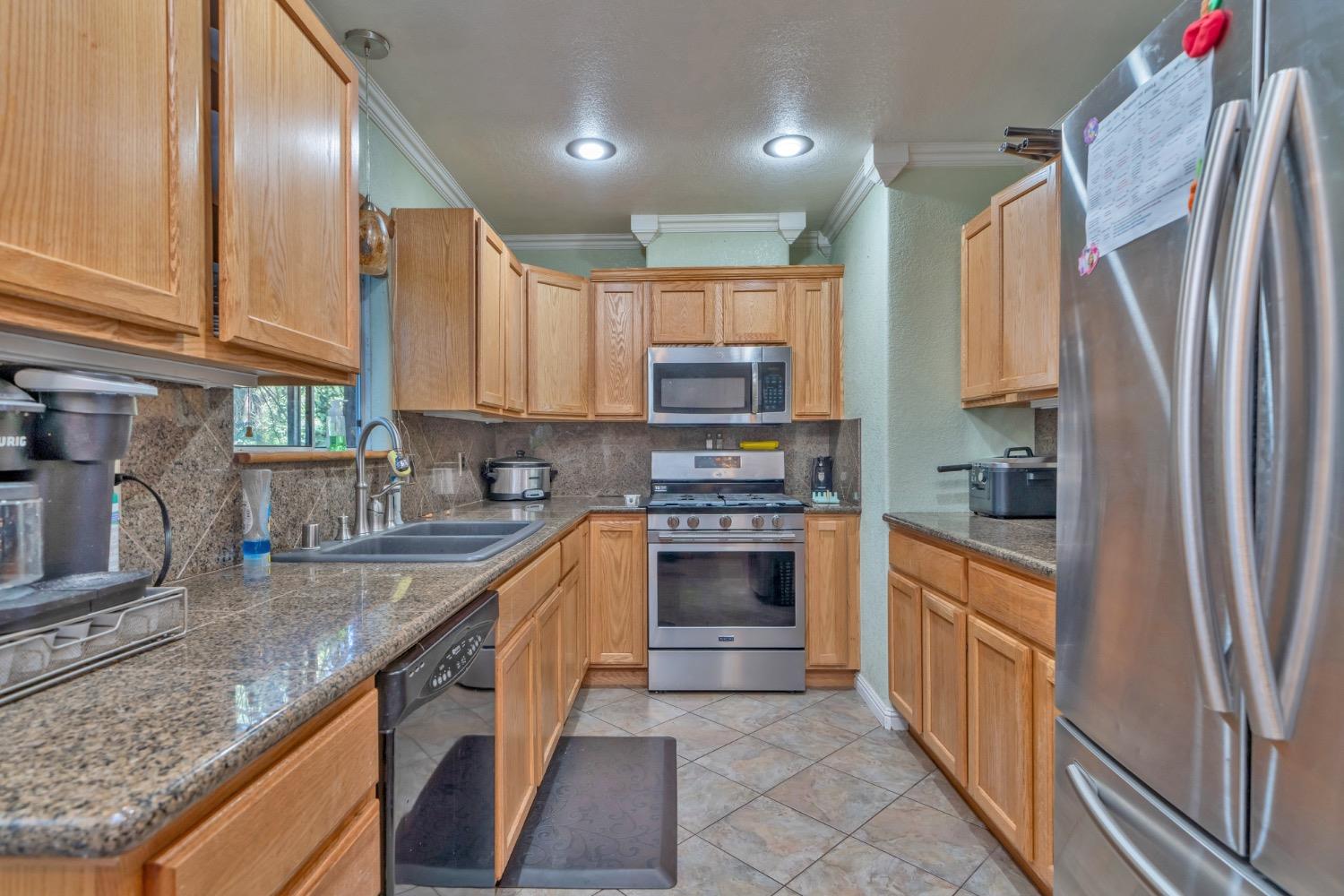 Detail Gallery Image 15 of 31 For 5045 Cedar Dr, Camino,  CA 95709 - 3 Beds | 2 Baths