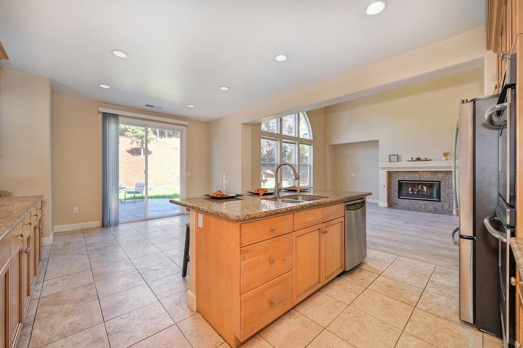 Detail Gallery Image 14 of 63 For 4071 Borders Dr, El Dorado Hills,  CA 95762 - 4 Beds | 2/1 Baths