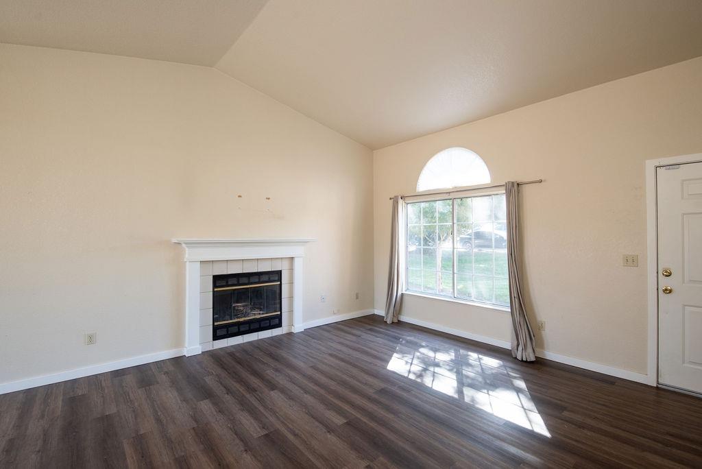 Detail Gallery Image 6 of 29 For 1556 Sun River St, Oakdale,  CA 95361 - 3 Beds | 2 Baths