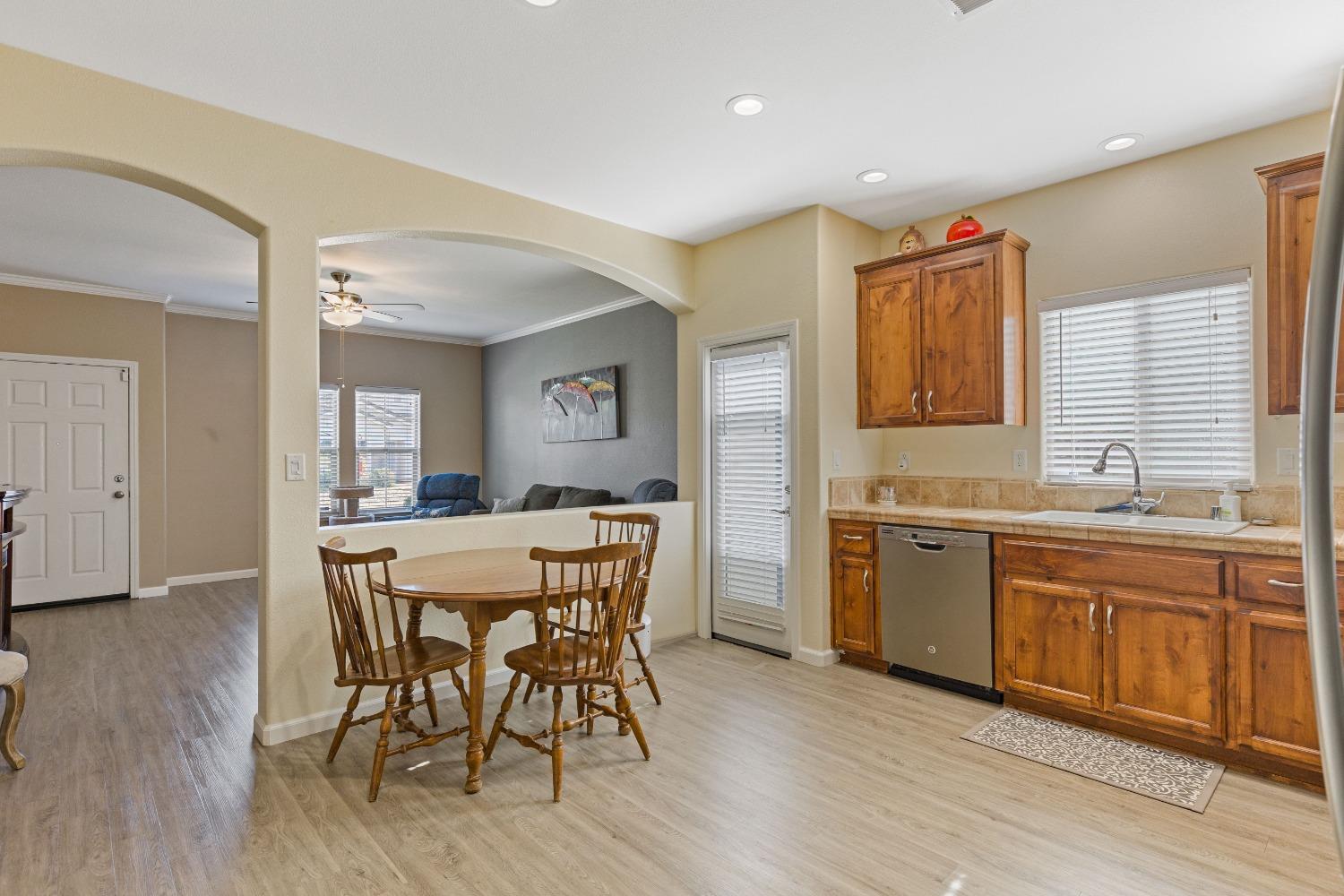 Detail Gallery Image 2 of 11 For 2770 Lindbergh Ln, Lincoln,  CA 95648 - 3 Beds | 2 Baths