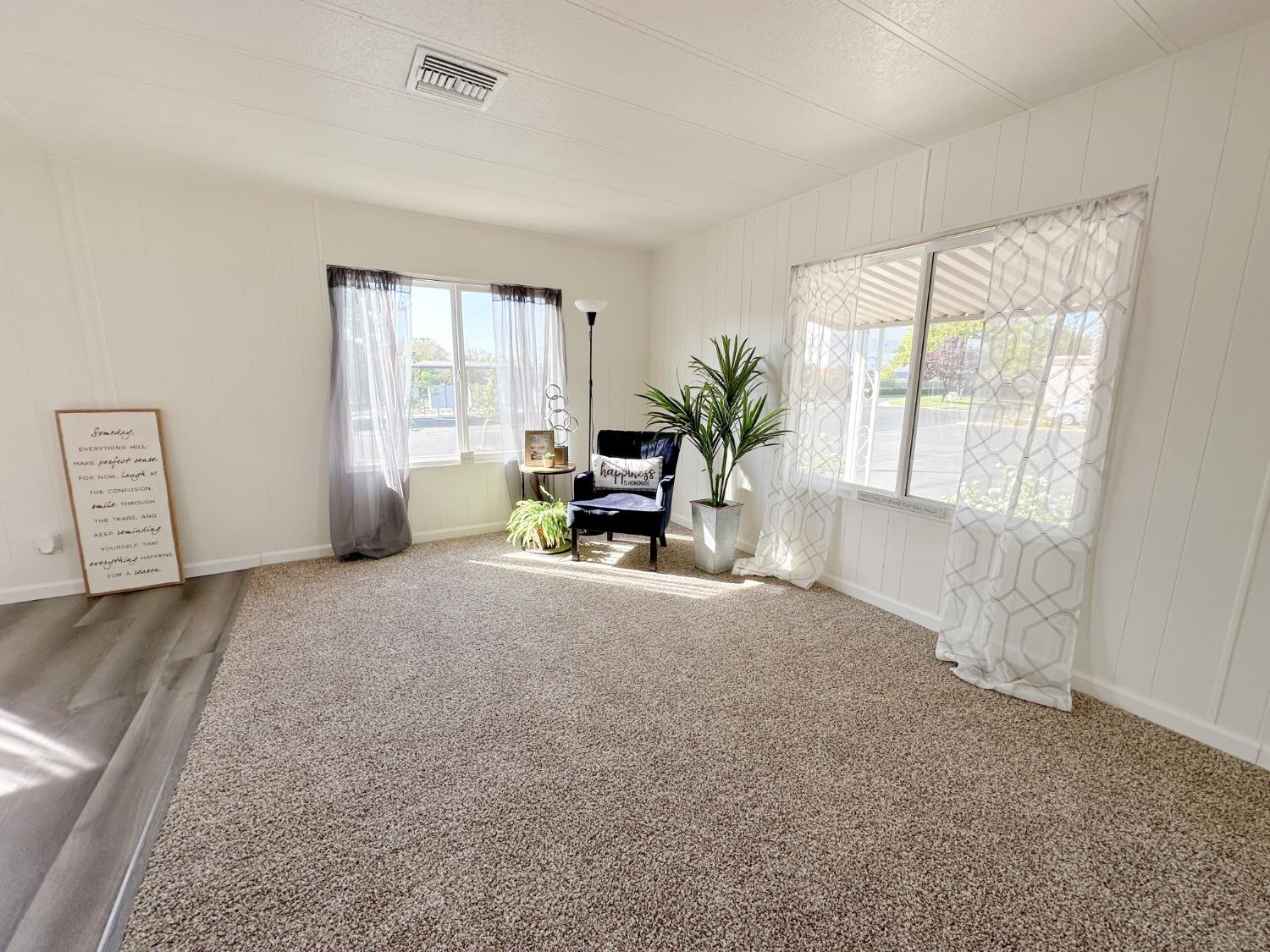 Detail Gallery Image 8 of 18 For 56 Village Green Dr, Sacramento,  CA 95838 - 2 Beds | 2 Baths