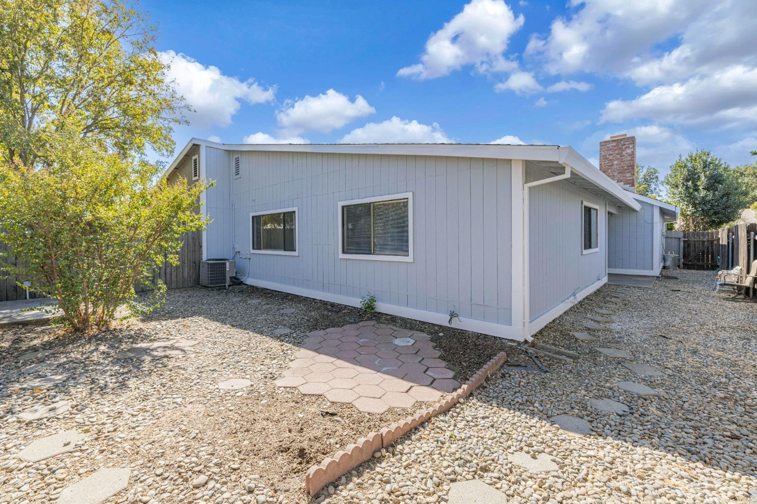 Detail Gallery Image 34 of 37 For 8328 Deville Oaks Way, Citrus Heights,  CA 95621 - 3 Beds | 2 Baths