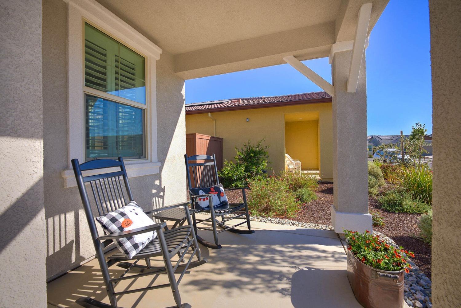 Detail Gallery Image 3 of 46 For 9067 Pomeroy Ln, El Dorado Hills,  CA 95762 - 2 Beds | 2/1 Baths