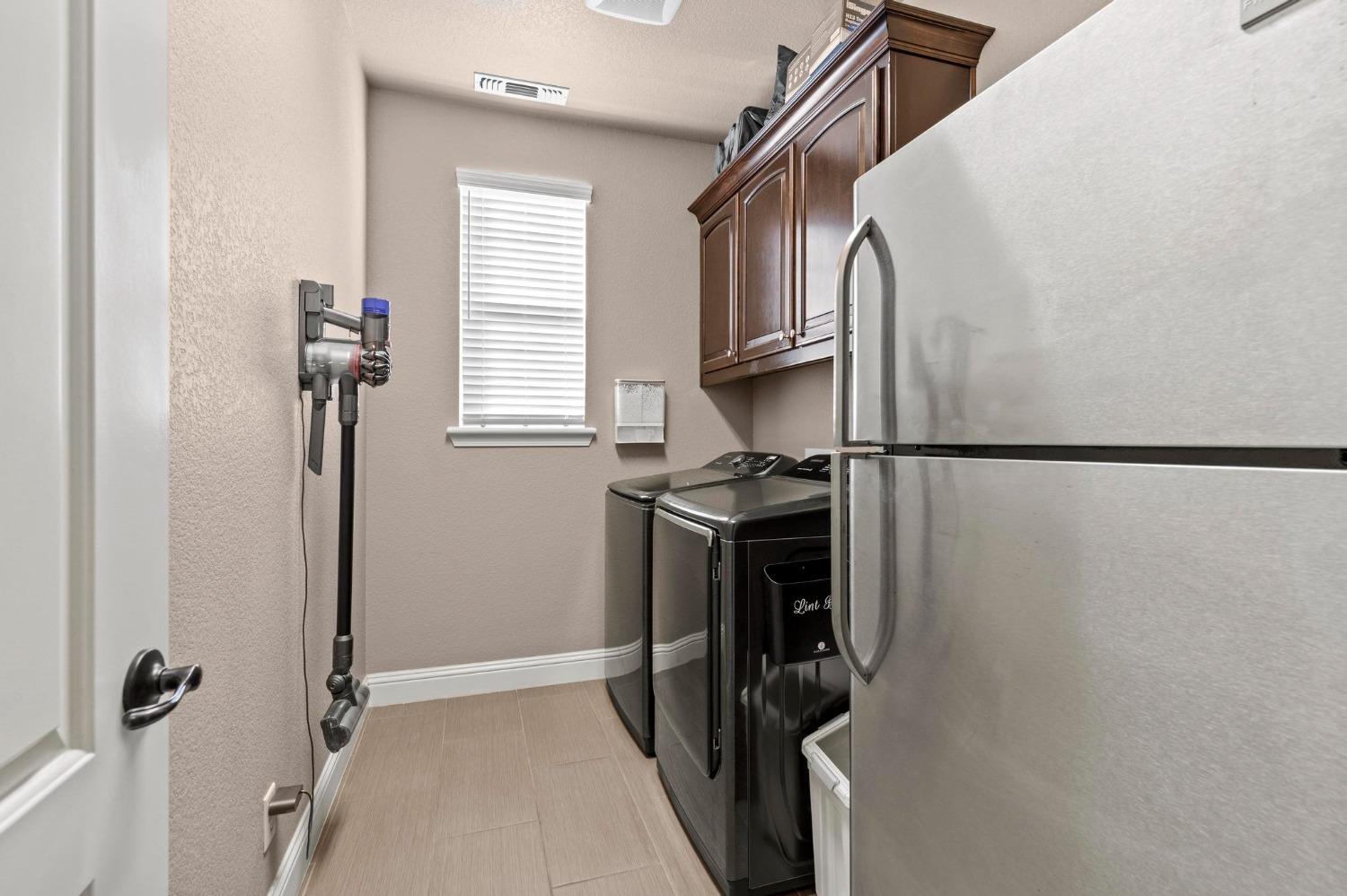 Detail Gallery Image 11 of 38 For 2190 Ne Newcastle Dr, Yuba City,  CA 95991 - 4 Beds | 2/1 Baths