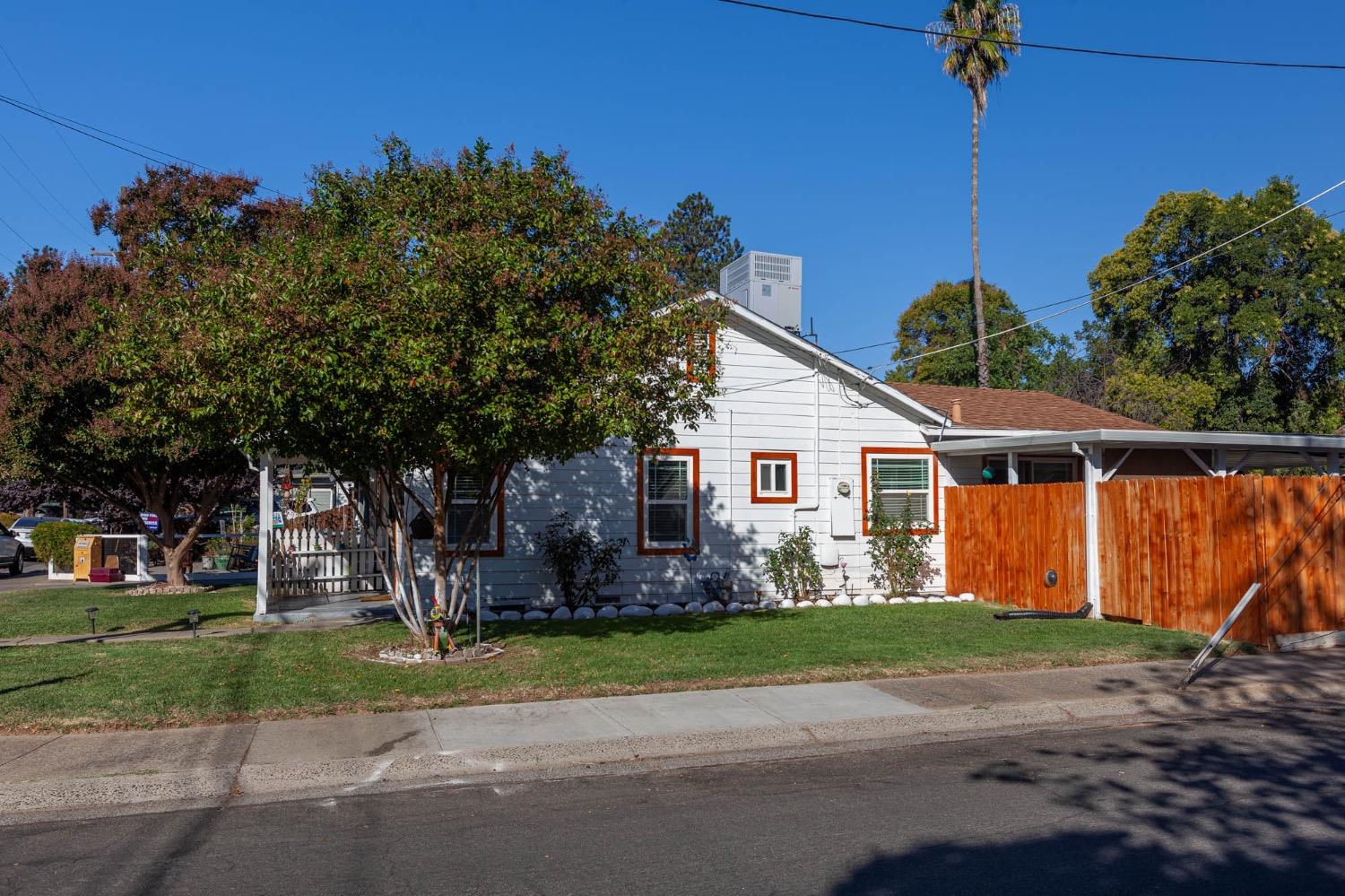 Detail Gallery Image 29 of 29 For 5681 19th Ave, Sacramento,  CA 95820 - 2 Beds | 1 Baths