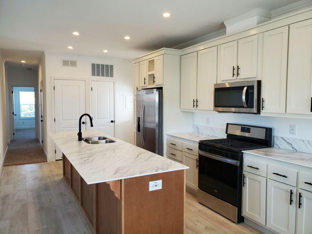 Detail Gallery Image 2 of 9 For 25 Commodore Ln, Sacramento,  CA 95838 - 3 Beds | 2 Baths