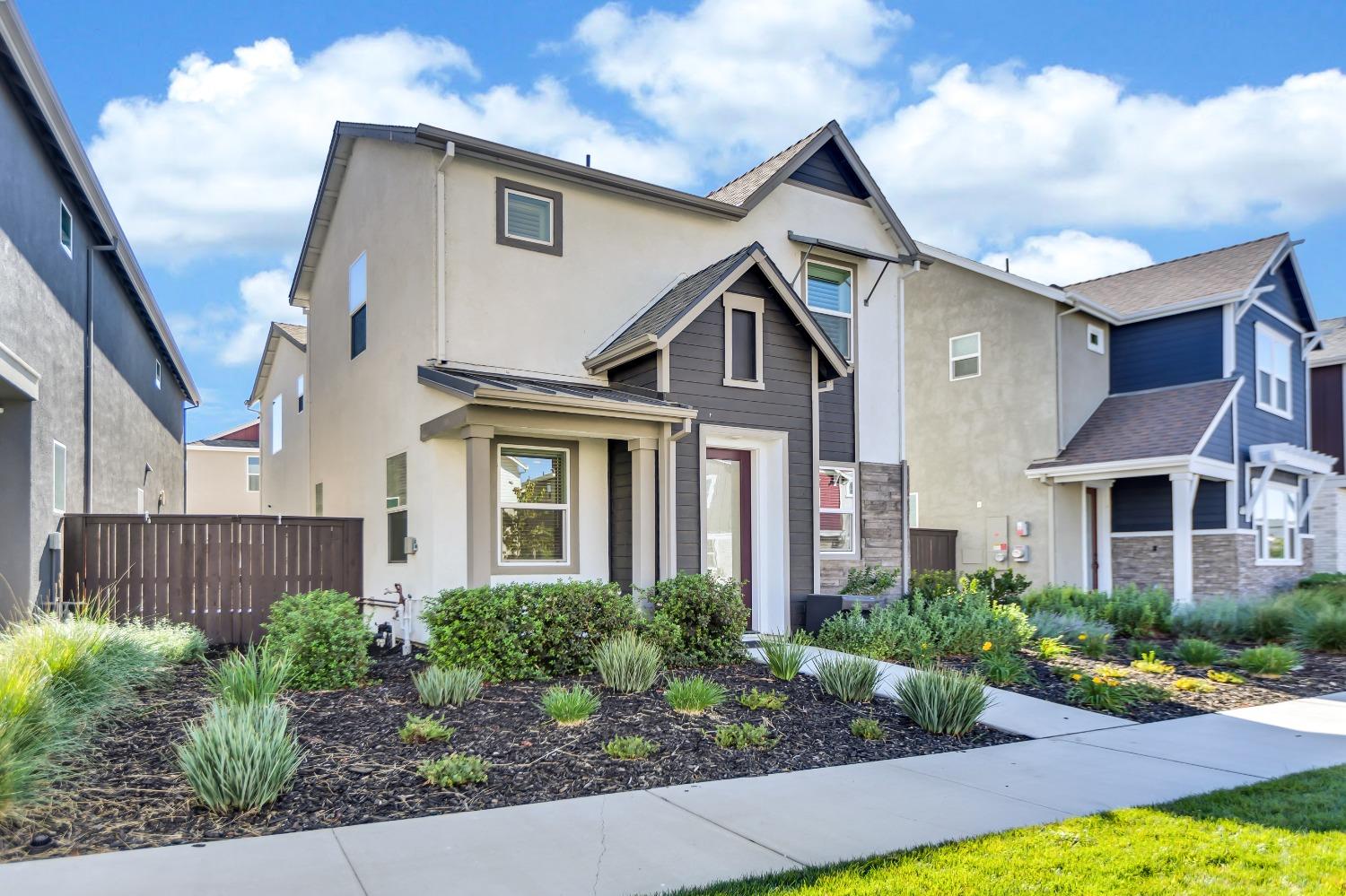 Detail Gallery Image 39 of 62 For 2897 Wheat Grass St, Sacramento,  CA 95833 - 3 Beds | 2/1 Baths