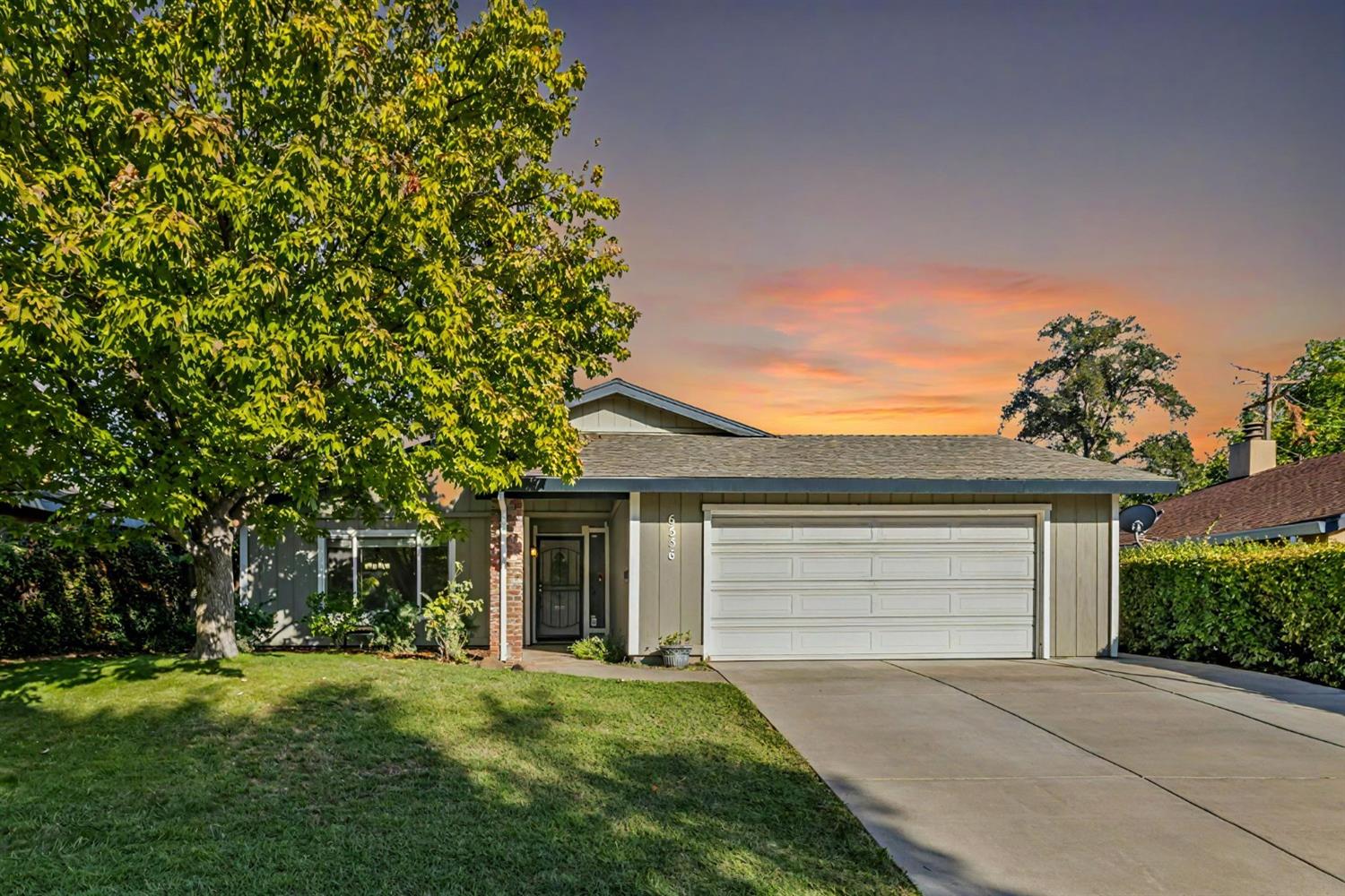 Detail Gallery Image 1 of 46 For 6556 Oakcreek Way, Citrus Heights,  CA 95621 - 4 Beds | 2 Baths