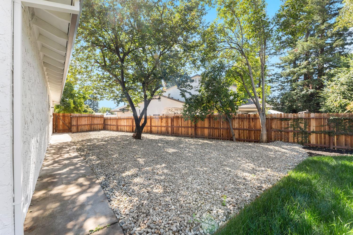 Detail Gallery Image 23 of 29 For 1817 St Ann Ct, Carmichael,  CA 95608 - 3 Beds | 2 Baths