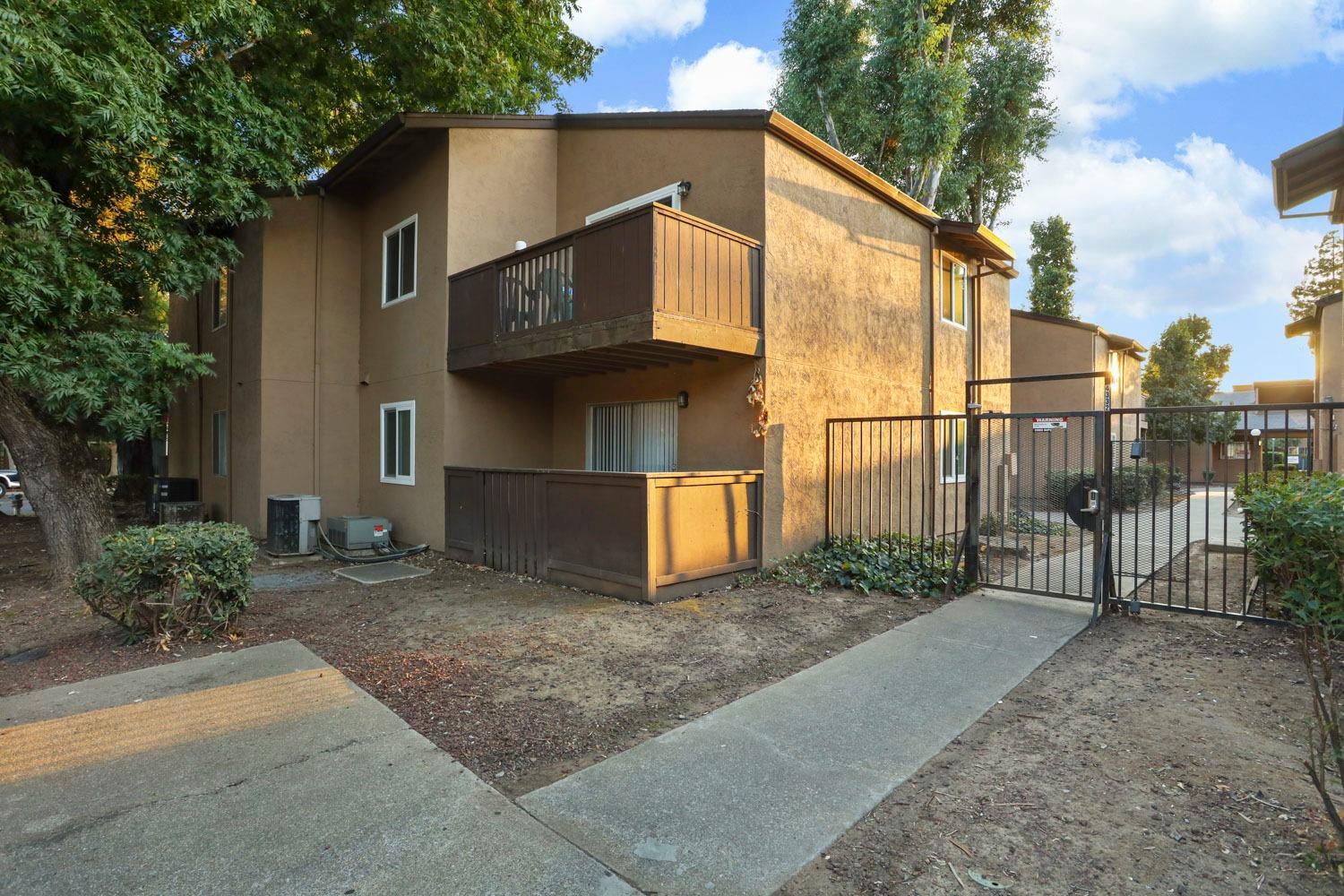 Detail Gallery Image 1 of 18 For 4332 Pacific Ave #58,  Stockton,  CA 95207 - 1 Beds | 1 Baths