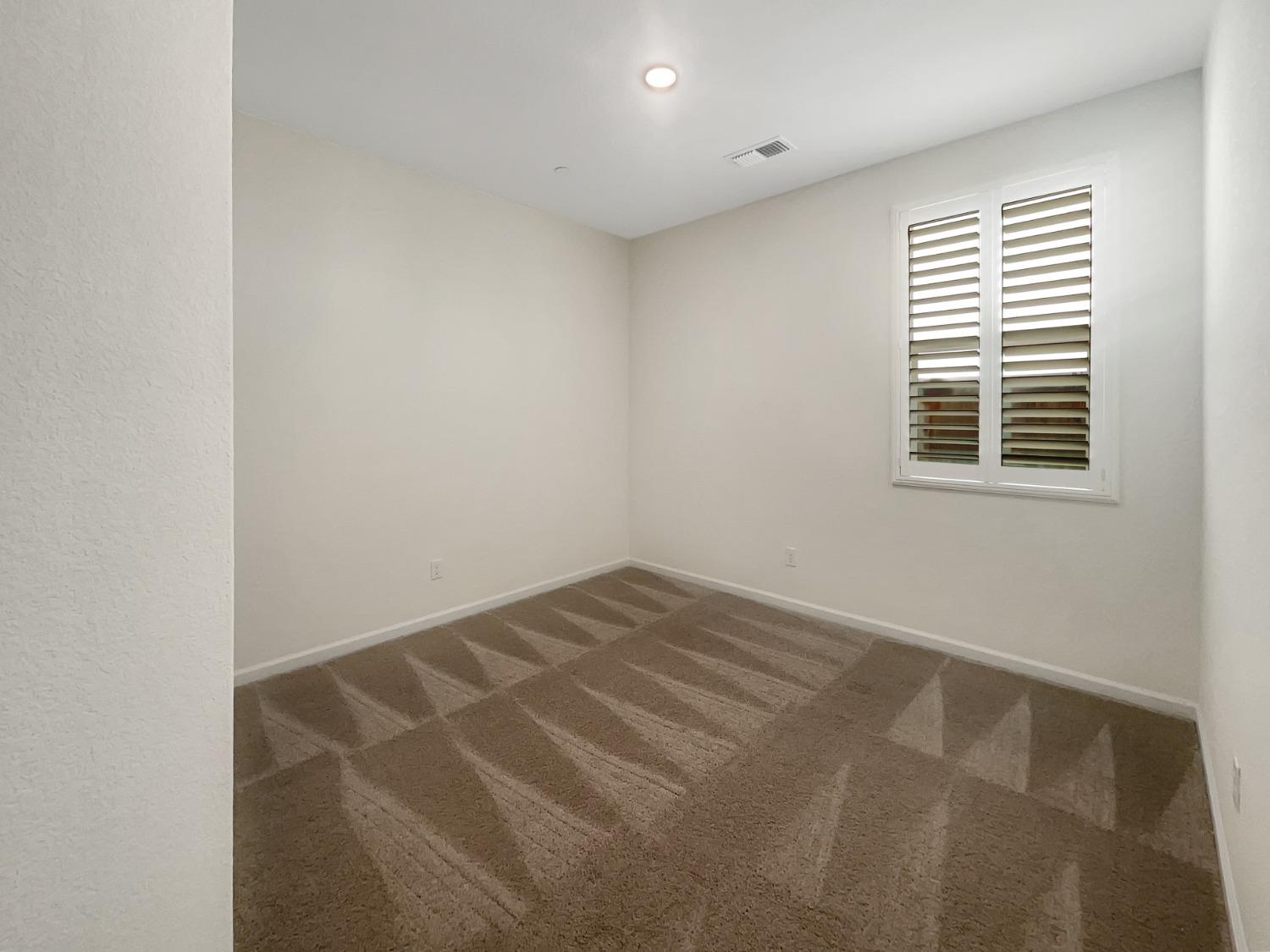 Detail Gallery Image 10 of 19 For 242 Martos Ct, Lincoln,  CA 95648 - 3 Beds | 2 Baths