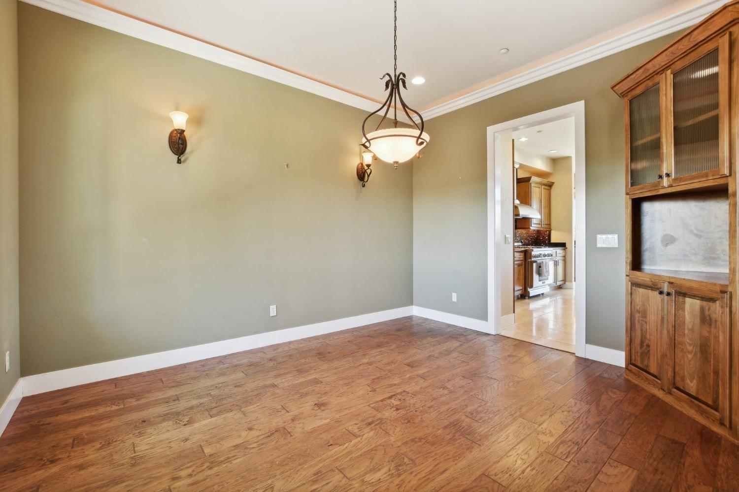 Detail Gallery Image 18 of 73 For 7027 Garden Hwy, Sacramento,  CA 95837 - 4 Beds | 3/1 Baths