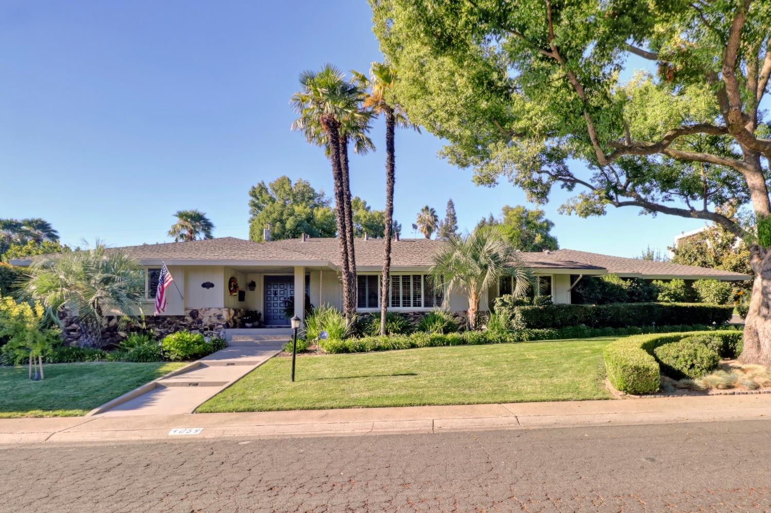 Detail Gallery Image 1 of 1 For 4059 Ramel Way, Sacramento,  CA 95864 - 4 Beds | 3 Baths