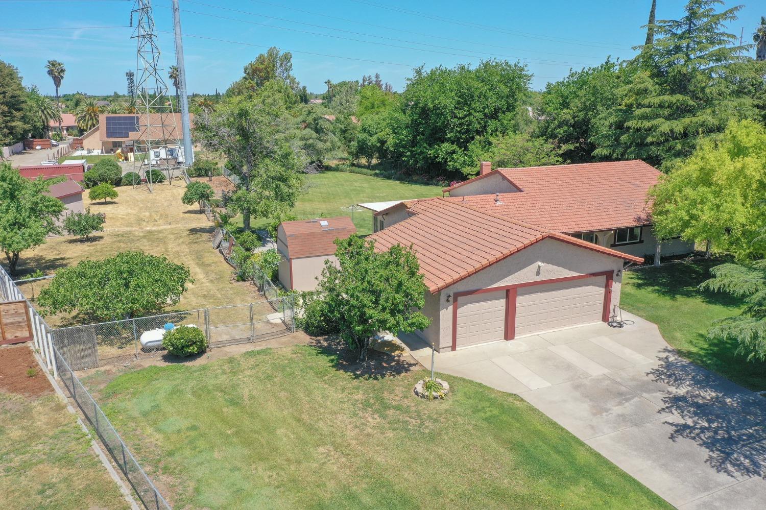 Detail Gallery Image 4 of 57 For 12145 Midway Dr, Tracy,  CA 95377 - 5 Beds | 3 Baths