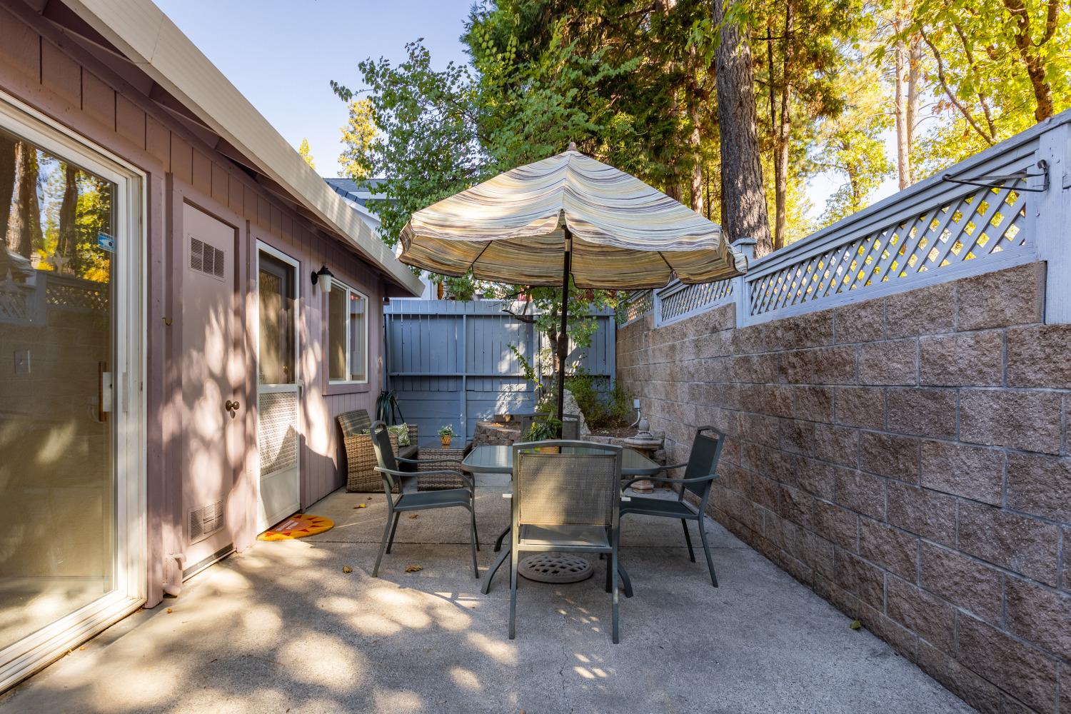 Detail Gallery Image 21 of 24 For 118 Carriage Ln, Grass Valley,  CA 95949 - 2 Beds | 2 Baths