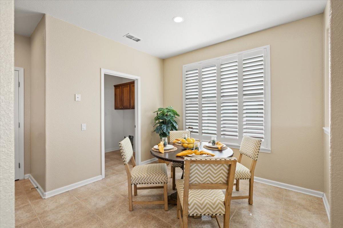 Walden View Court, Lincoln, California image 8