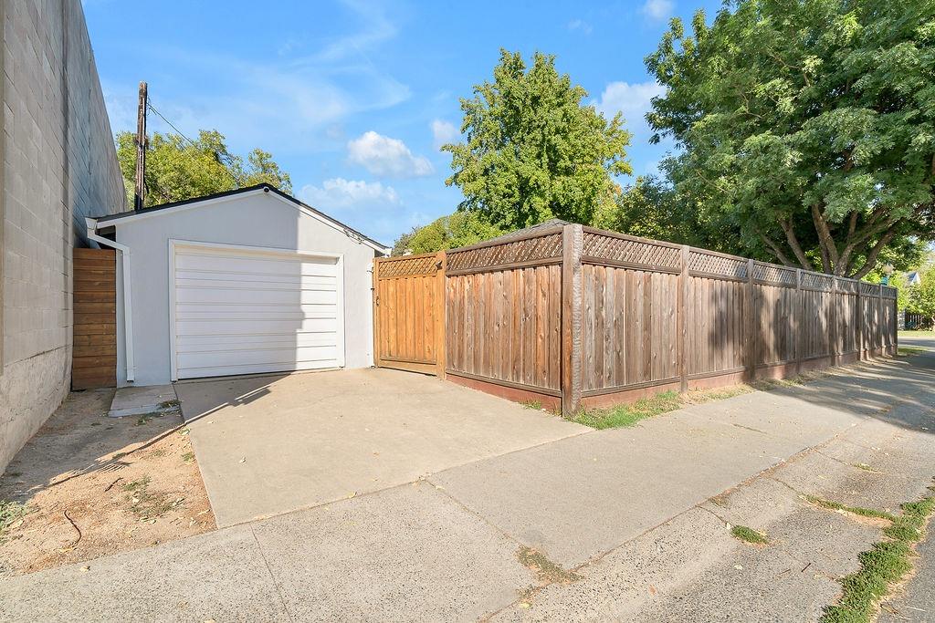 Detail Gallery Image 39 of 44 For 2628 Patton Way, Sacramento,  CA 95818 - 3 Beds | 1 Baths