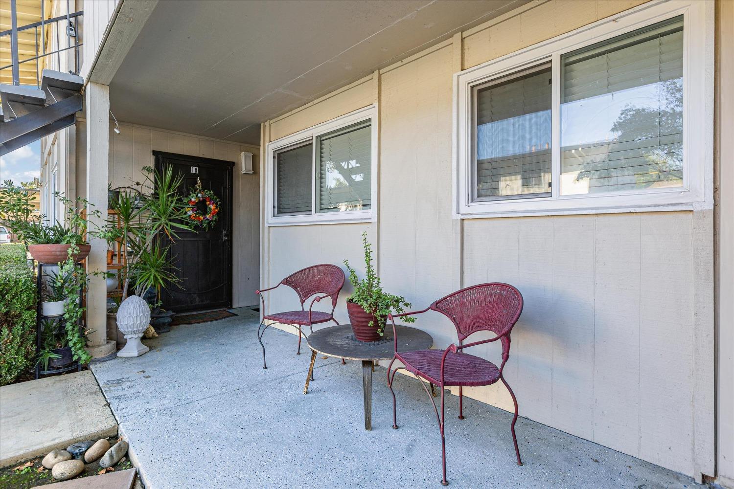 Detail Gallery Image 3 of 33 For 2525 Walters Way #19,  Concord,  CA 94520 - 2 Beds | 2 Baths