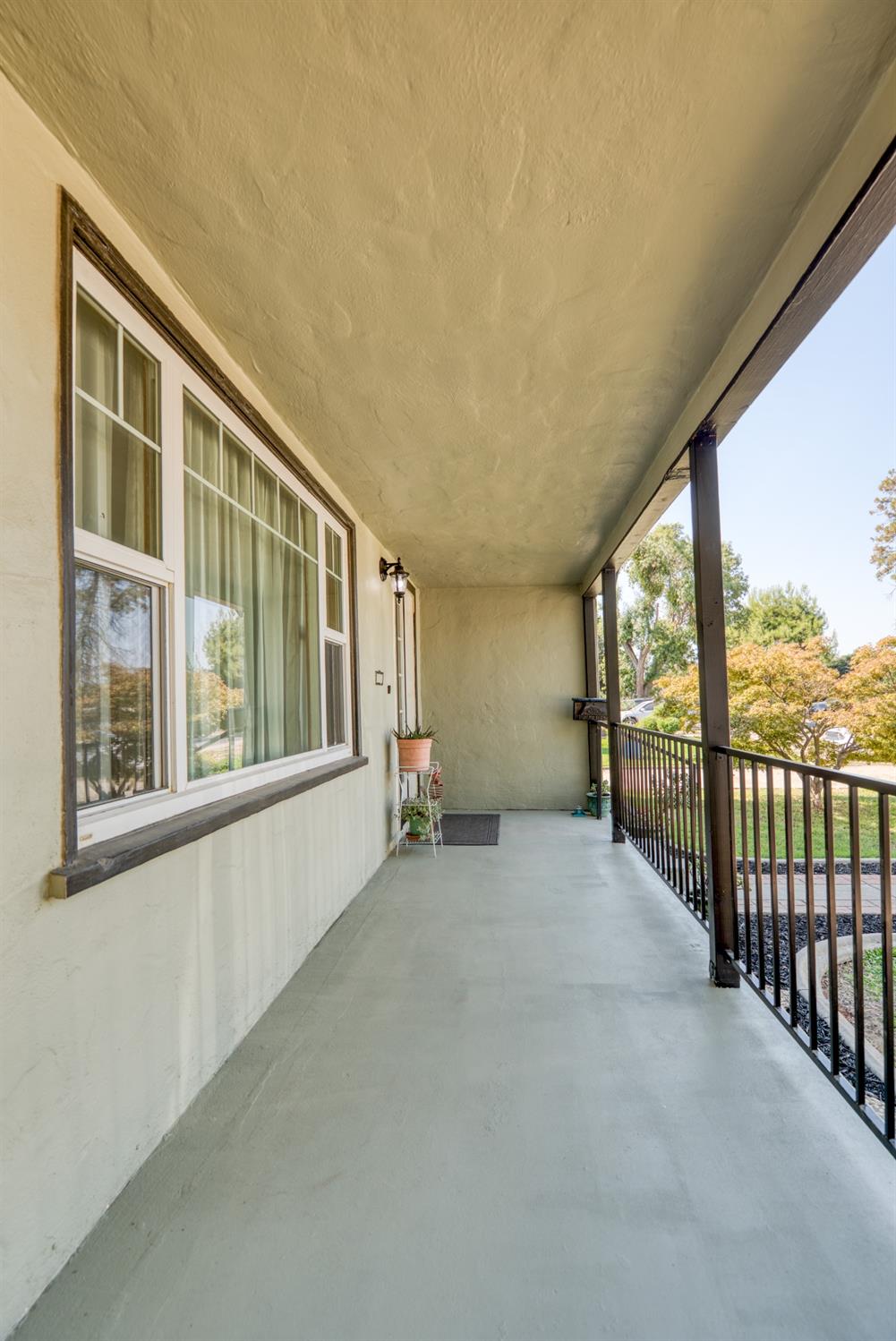 Detail Gallery Image 4 of 30 For 1224 Normandy Dr, Modesto,  CA 95351 - 3 Beds | 1 Baths