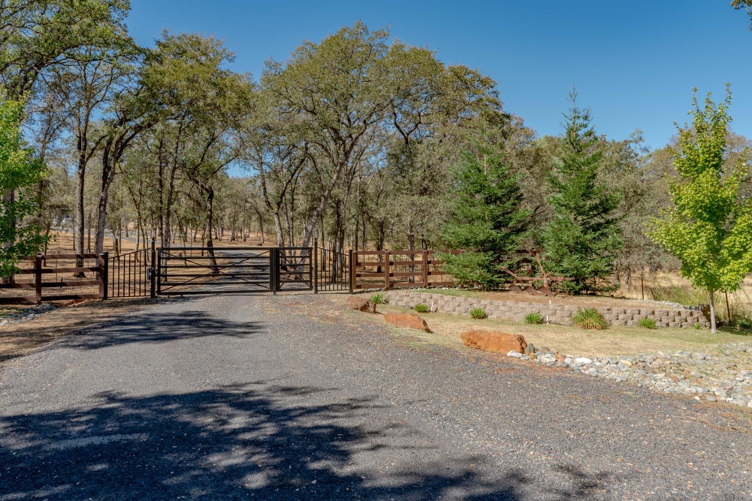 Detail Gallery Image 5 of 70 For 100 Pinedale Ave, Oroville,  CA 95966 - 3 Beds | 4 Baths