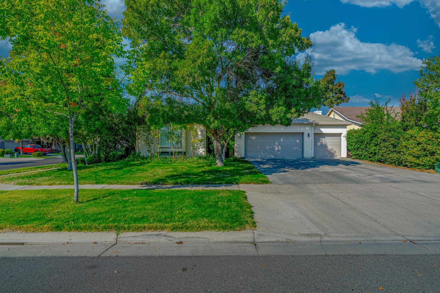 Detail Gallery Image 4 of 53 For 4113 Crescendo Ave, Merced,  CA 95340 - 4 Beds | 2 Baths