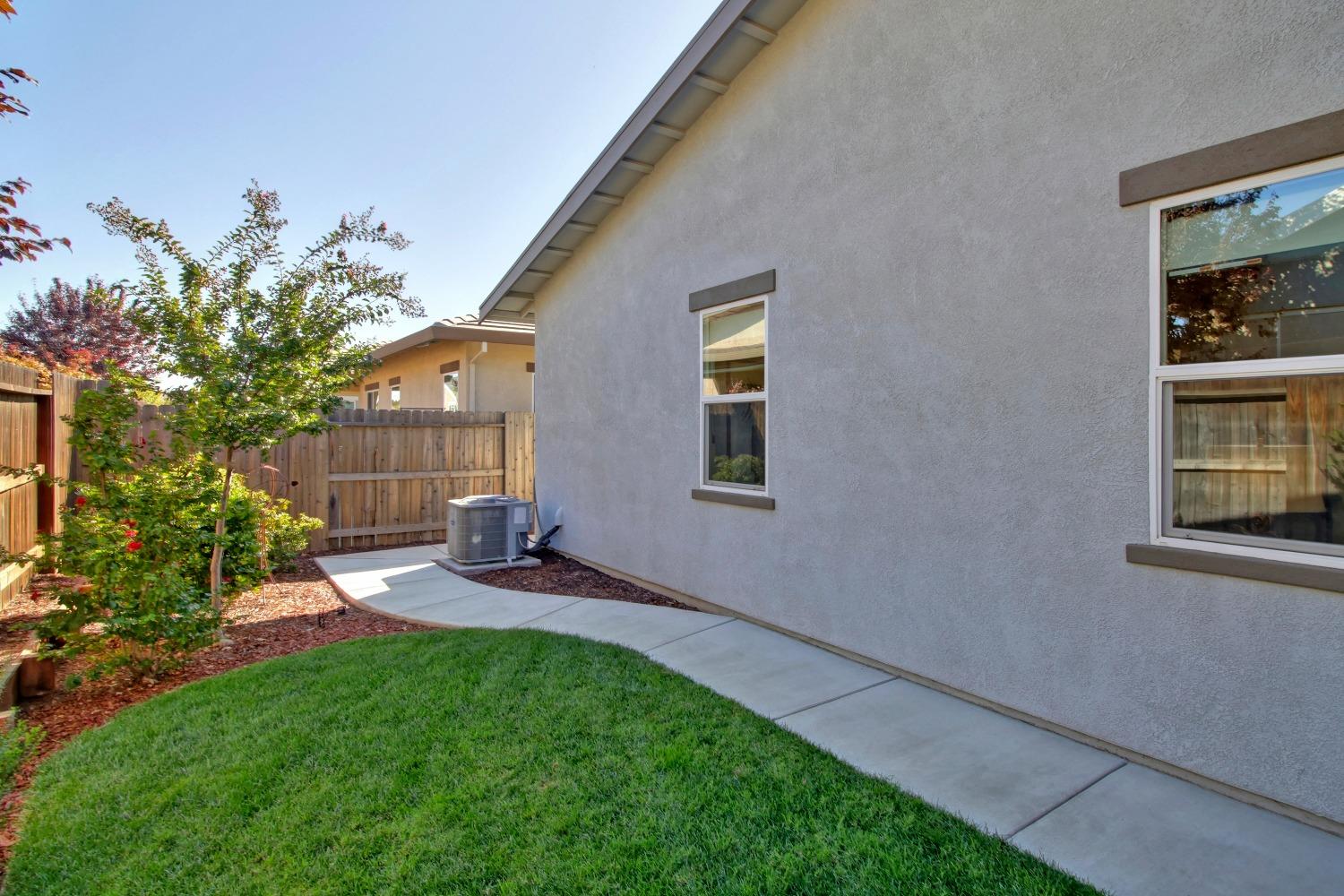 Detail Gallery Image 57 of 73 For 5040 Fieldview Ln, Roseville,  CA 95747 - 3 Beds | 3/1 Baths